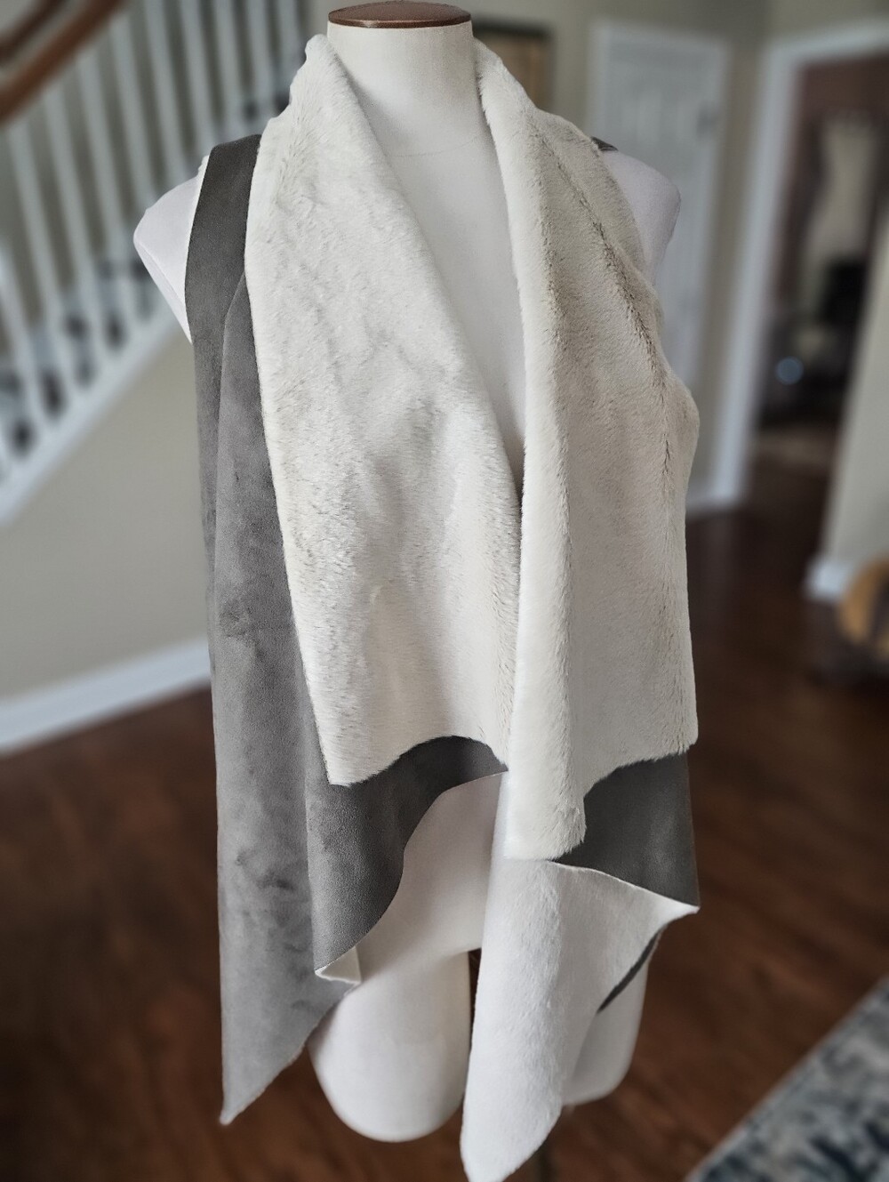 Dolce Cabo Faux Suede Vest Medium